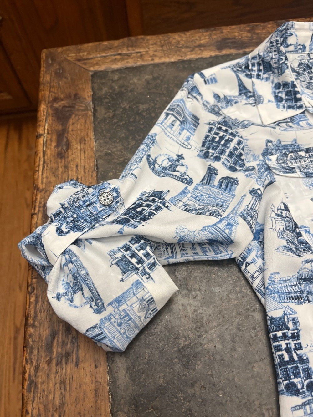 NWOT Karl Lagerfeld Blue/White Parisian City Scape Button Down Shirt. Sz.M. - Picture 12 of 14